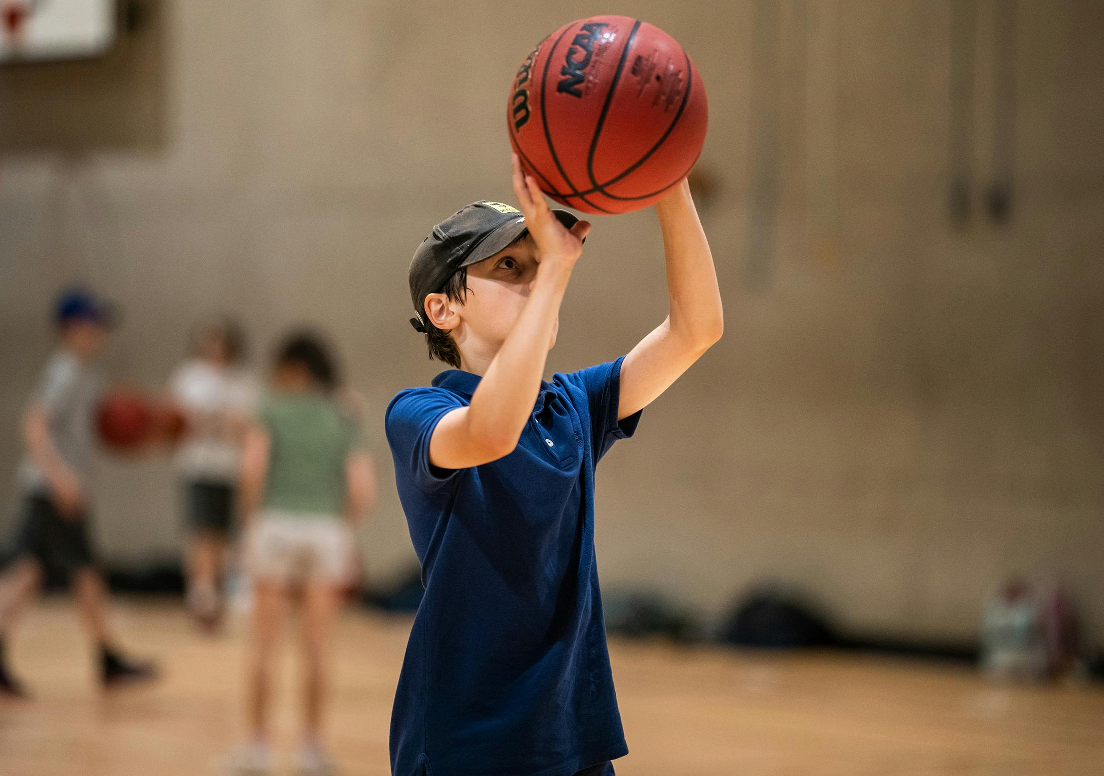 Activités de Basketball pour 10 à 12 ans | Camp de jour CEPSUM