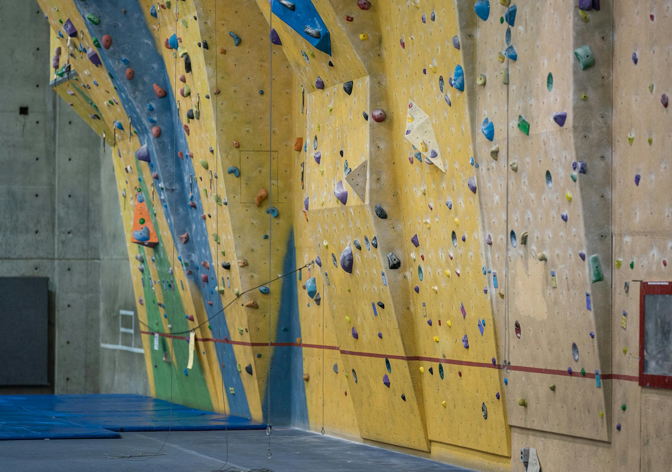 Escalade cours premier de cordée