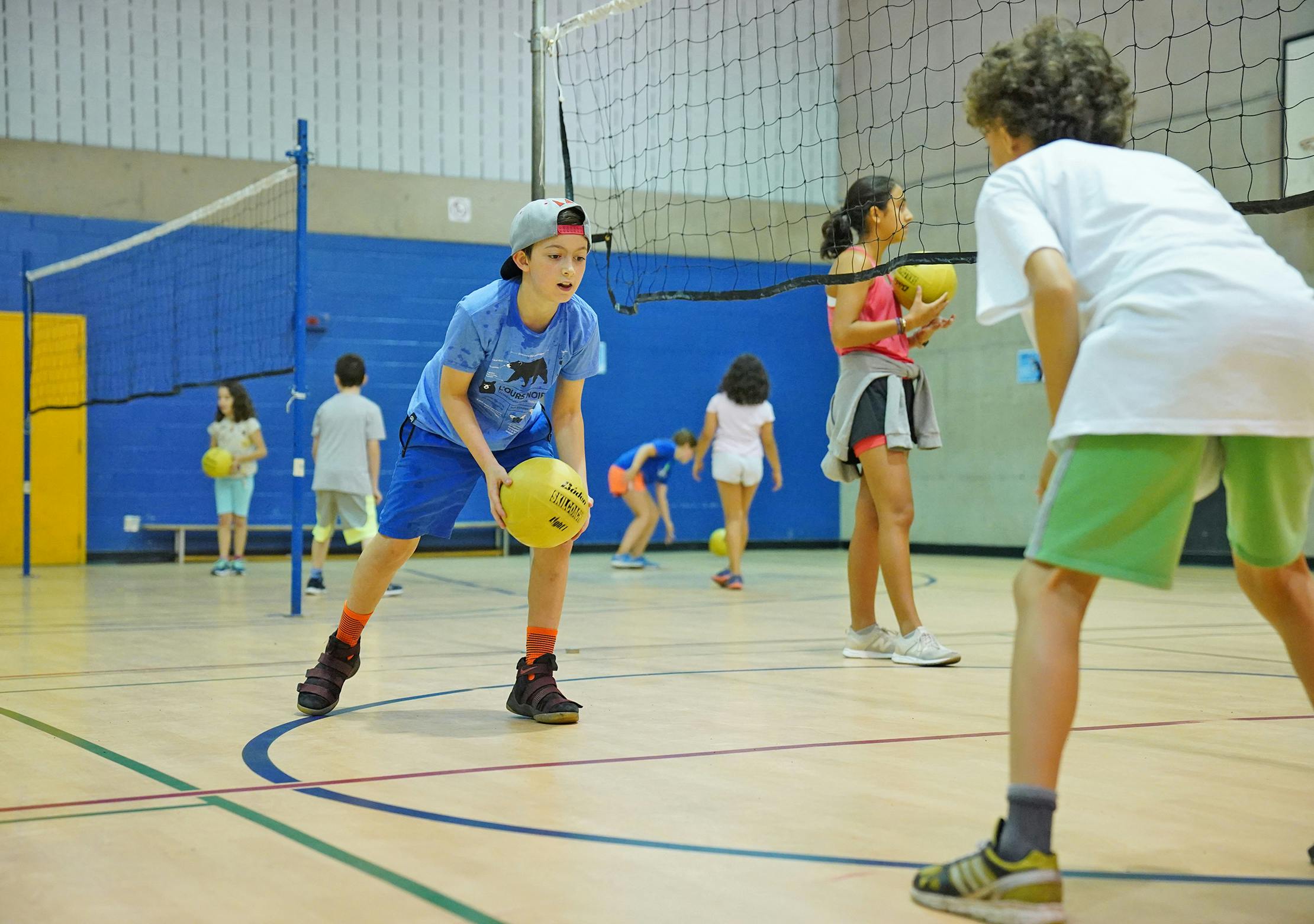 Camp volleyball 9 à 11 ans - Camps de jour CEPSUM