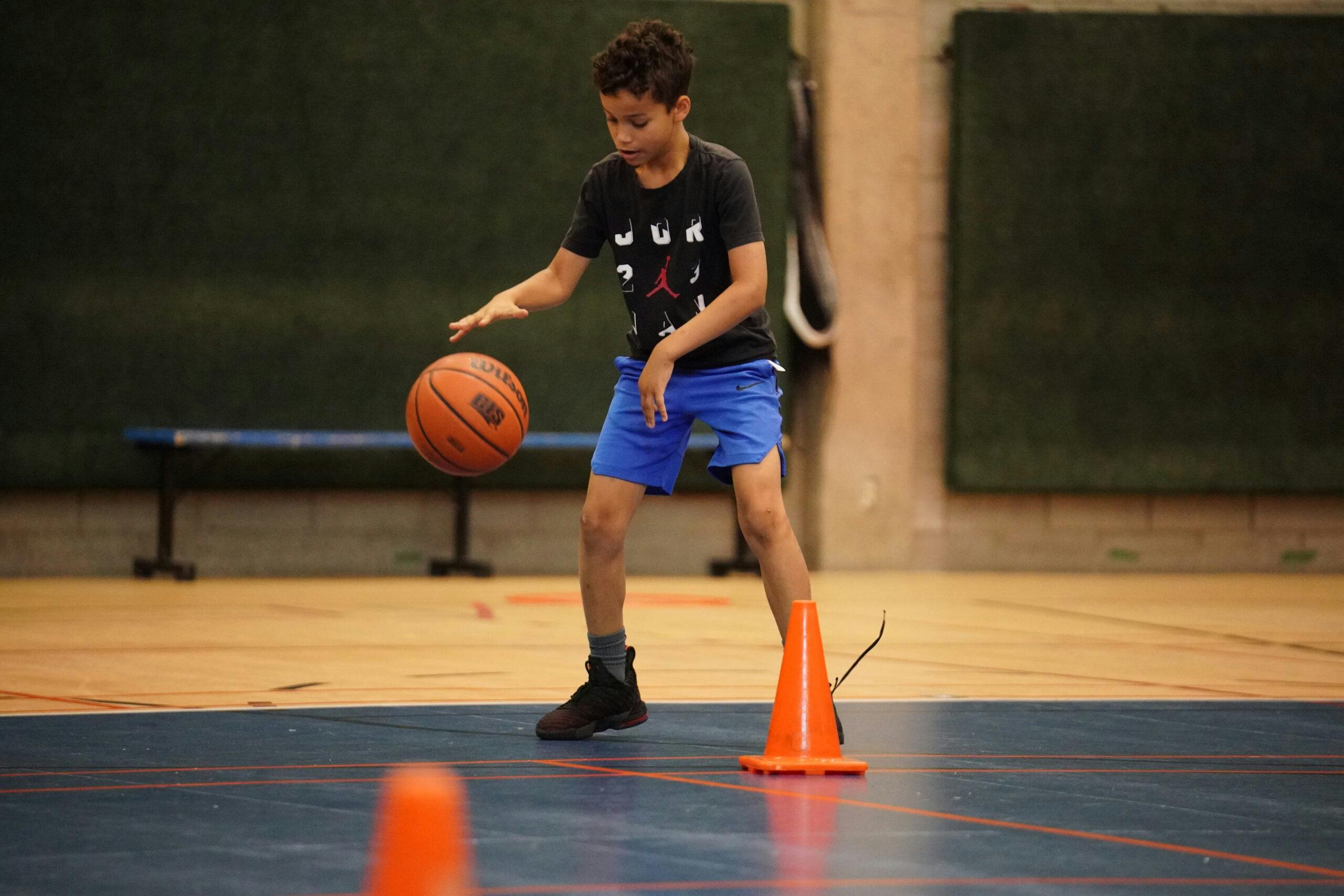 Camp basketball 10 à 12 ans | Camps de jour du CEPSUM