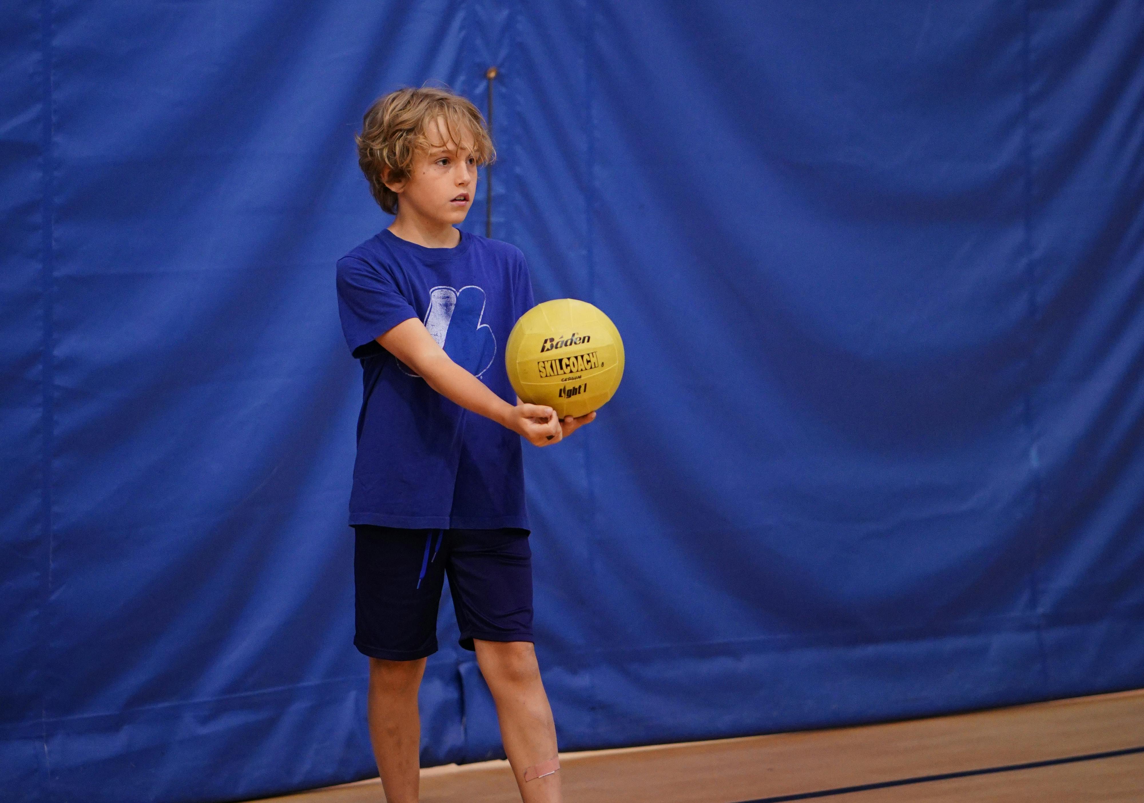 Volleyball 9 à 12 ans | Activités jeunesse au CEPSUM