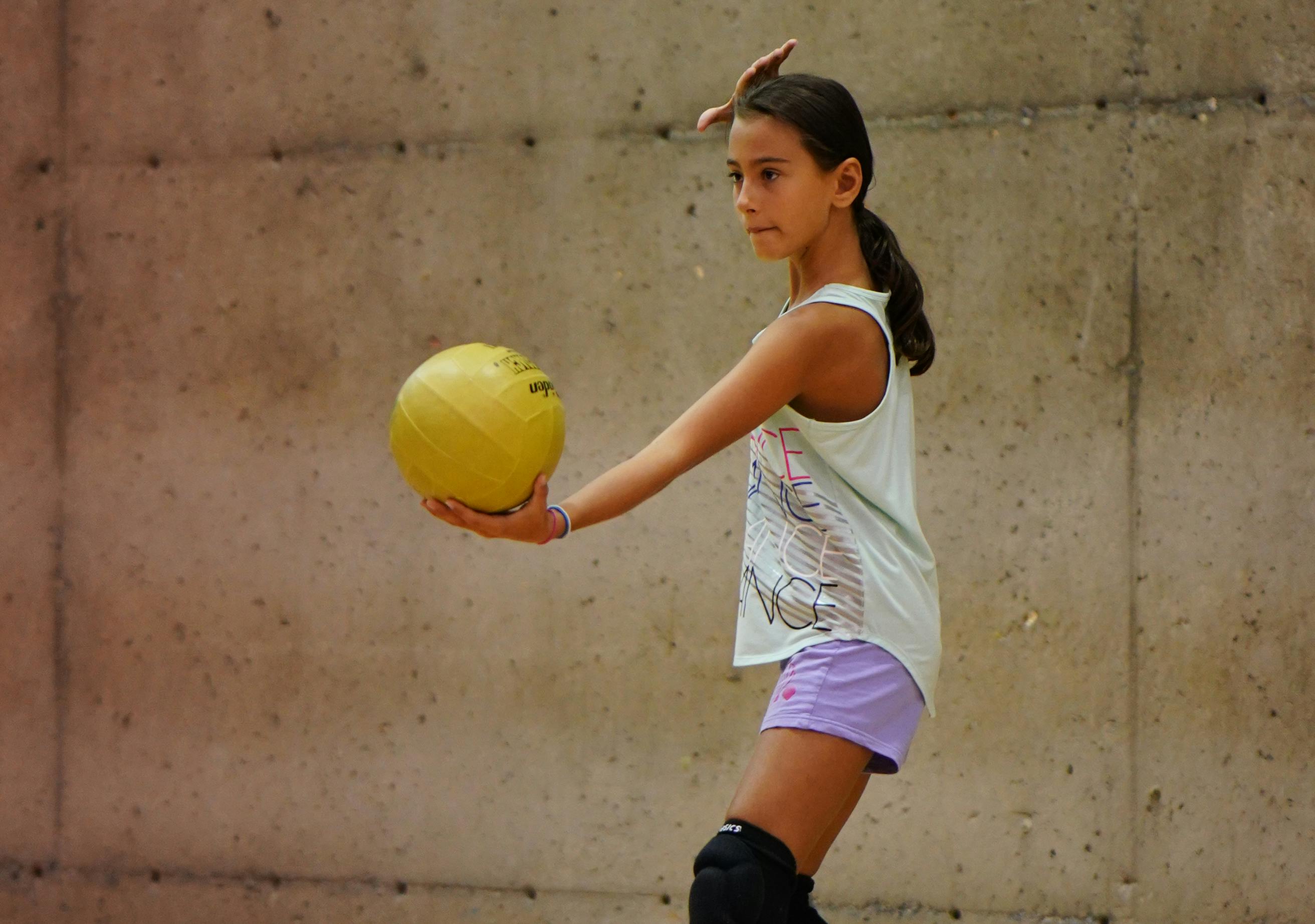 Volleyball 9 à 12 ans | Activités jeunesse au CEPSUM